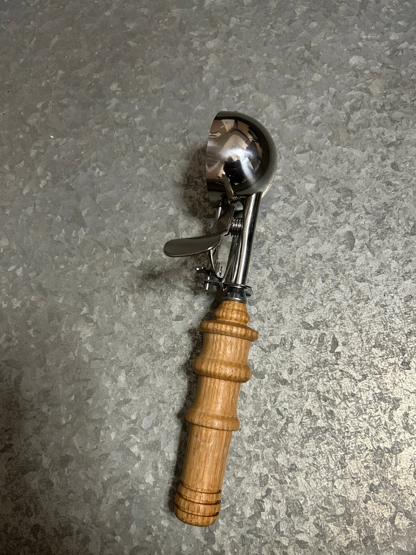 Ice Cream Scoop (Hand Turned Oak Handle)